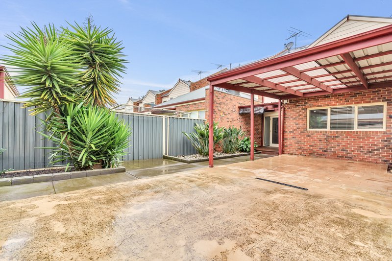 Photo - 11 Meadowbank Lane, Craigieburn VIC 3064 - Image 18