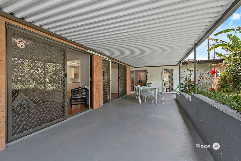 Photo - 11 Megalong Street, Holland Park West QLD 4121 - Image 17