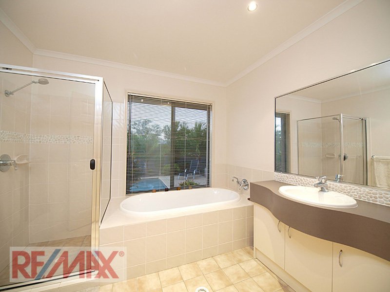 Photo - 11 Meranti Crescent, Albany Creek QLD 4035 - Image 21