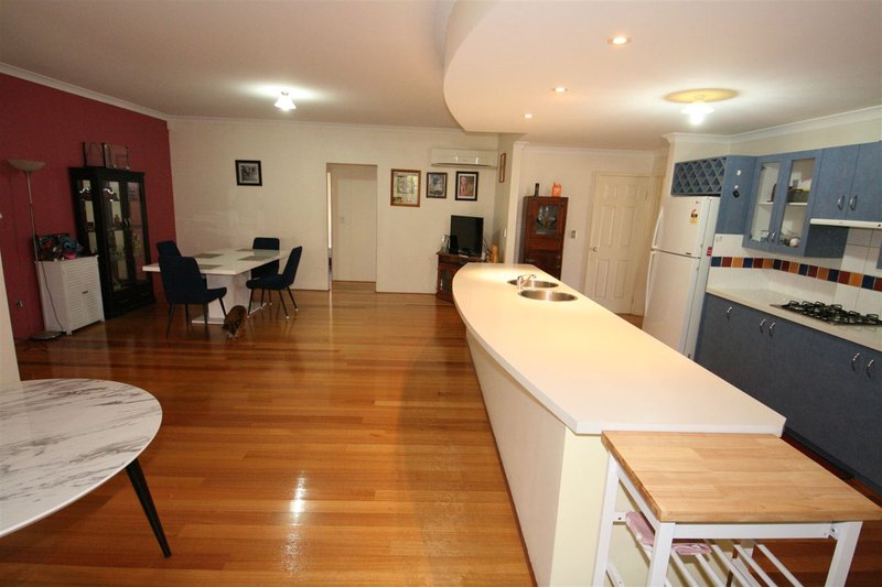 Photo - 11 Meribel Parkway, Port Kennedy WA 6172 - Image 6