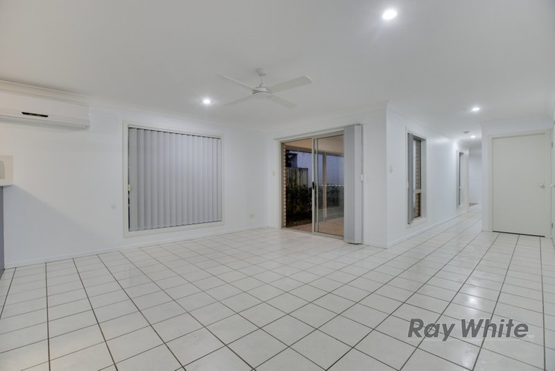 Photo - 11 Merle Court, Birkdale QLD 4159 - Image 2