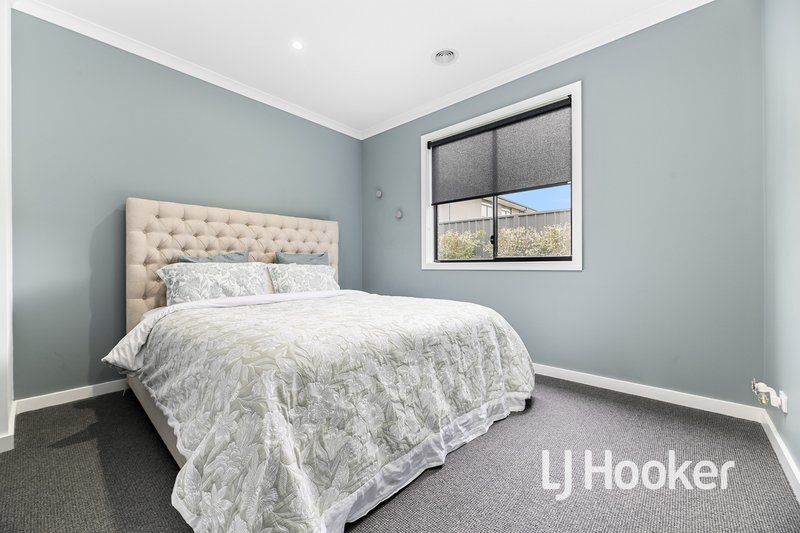 Photo - 11 Merribrook Boulevard, Clyde VIC 3978 - Image 2