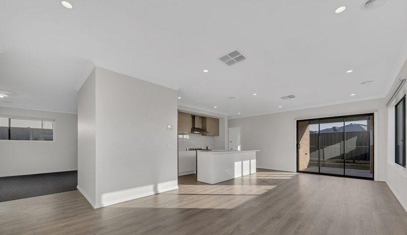 Photo - 11 Midford Avenue, Werribee VIC 3030 - Image 3