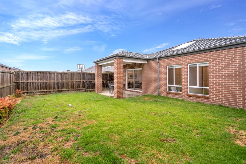 Photo - 11 Millbrook Terrace, Wallan VIC 3756 - Image 17