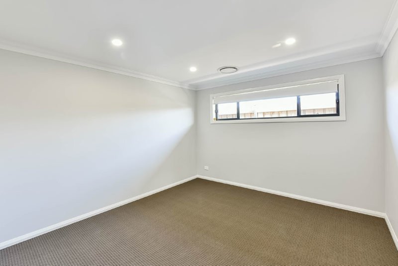 Photo - 11 Milton Circuit, Oran Park NSW 2570 - Image 10