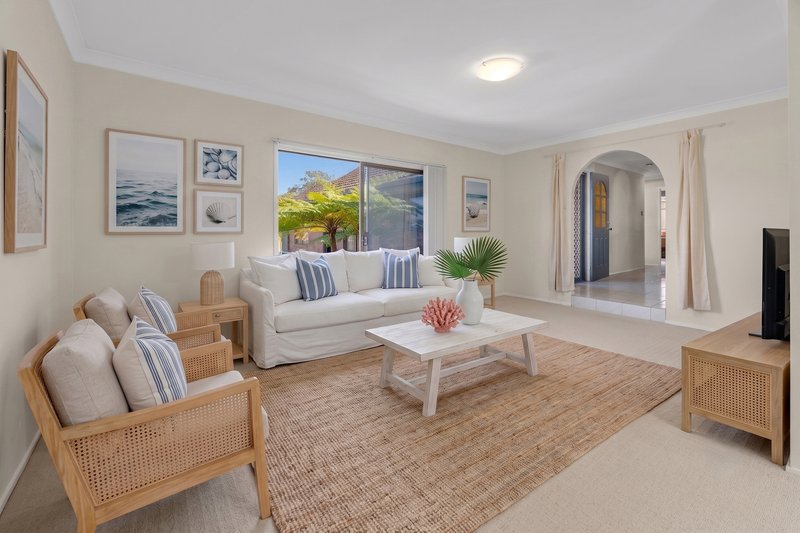 Photo - 11 Mingaletta Drive, Ashmore QLD 4214 - Image 2