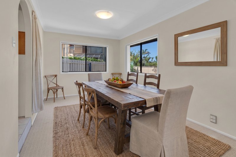 Photo - 11 Mingaletta Drive, Ashmore QLD 4214 - Image 3