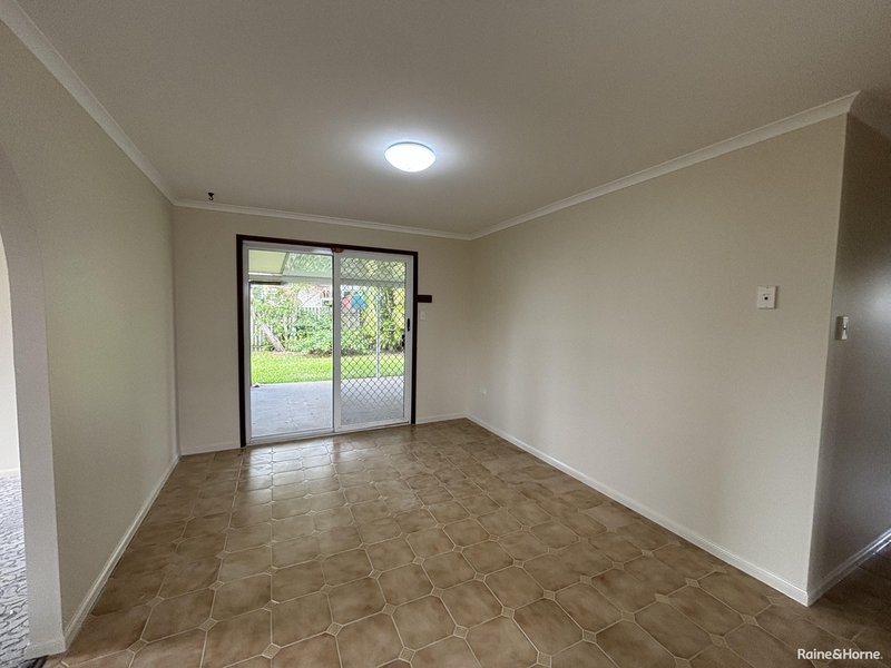 Photo - 11 Minguin Street, Scarness QLD 4655 - Image 3