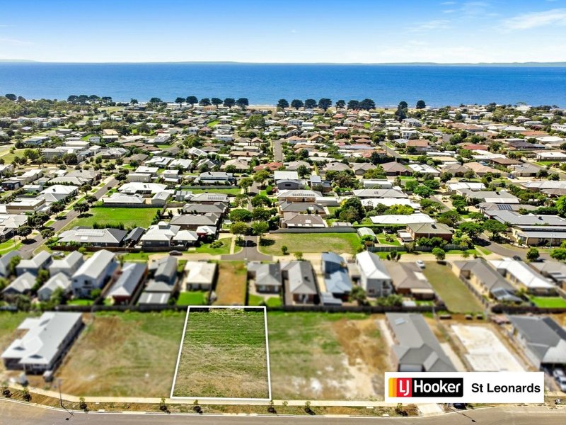 Photo - 11 Miranda Crescent, St Leonards VIC 3223 - Image 2