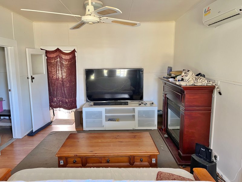 Photo - 11 Miro Street, Young NSW 2594 - Image 3