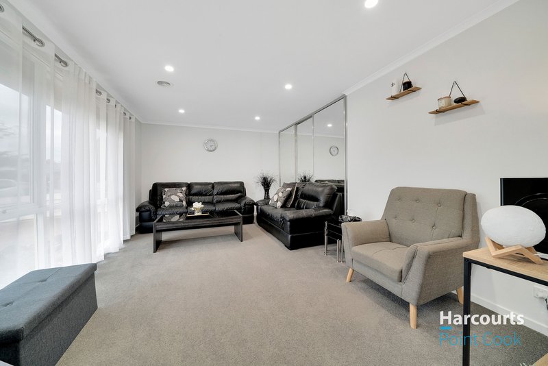 Photo - 11 Mississippi Place, Werribee VIC 3030 - Image 6