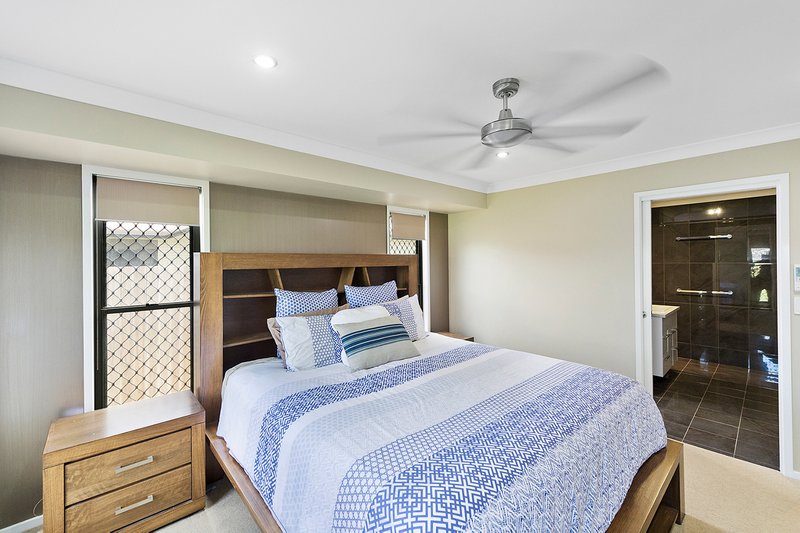 Photo - 11 Mistletoe Avenue, Norman Gardens QLD 4701 - Image 14