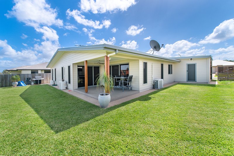 Photo - 11 Mistletoe Avenue, Norman Gardens QLD 4701 - Image 18