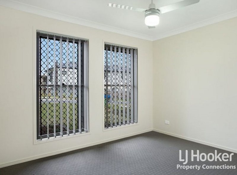 Photo - 11 Mistral Crescent, Griffin QLD 4503 - Image 5