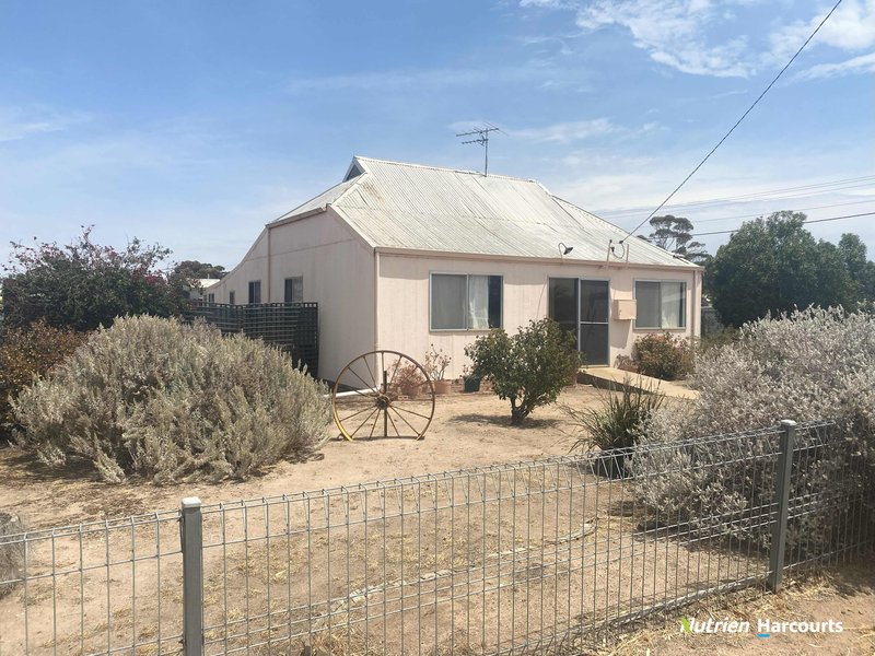 Photo - 11 Mitchell , Kellerberrin WA 6410 - Image 2