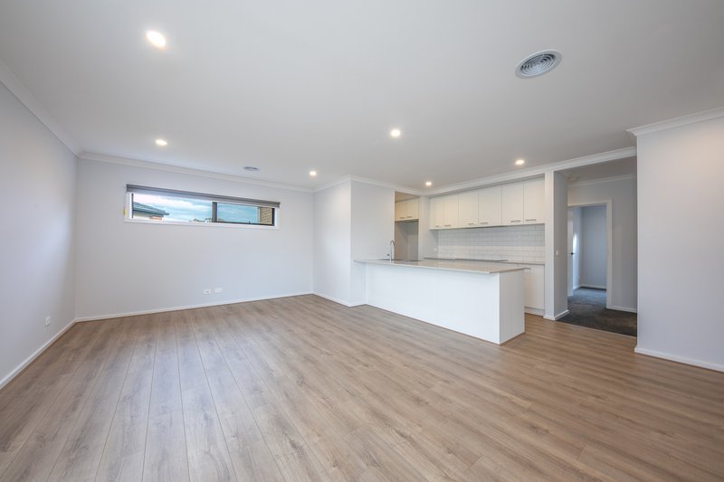 Photo - 11 Molette Road, Sunbury VIC 3429 - Image 4