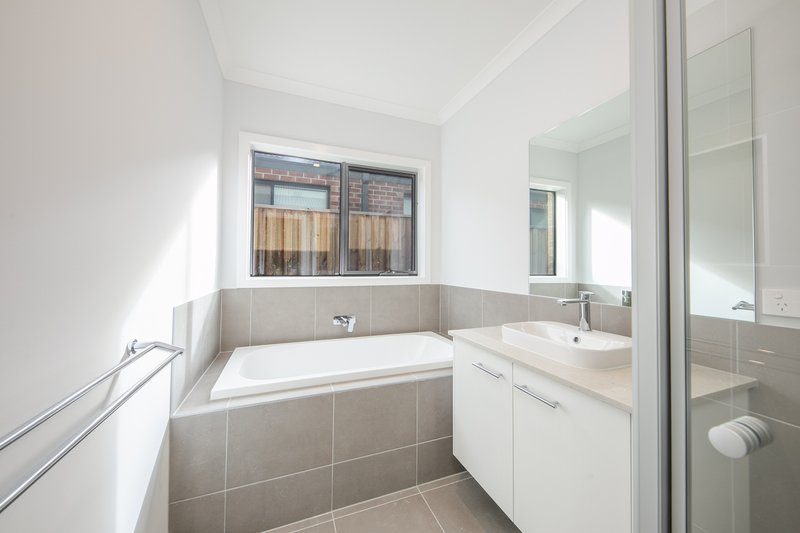Photo - 11 Molette Road, Sunbury VIC 3429 - Image 5