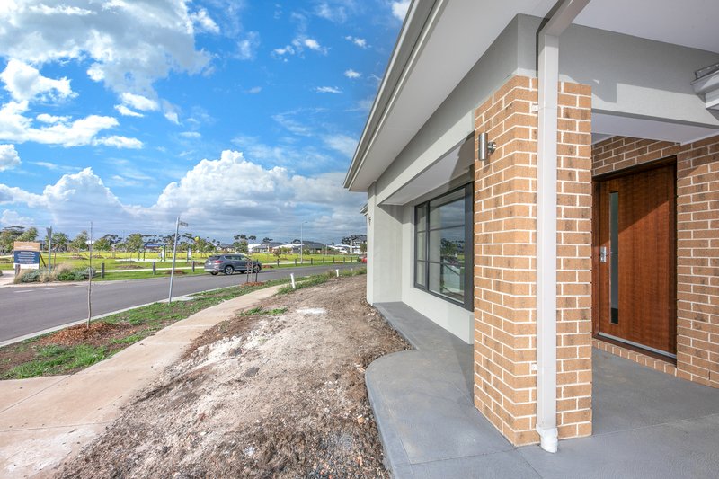 Photo - 11 Molette Road, Sunbury VIC 3429 - Image 9
