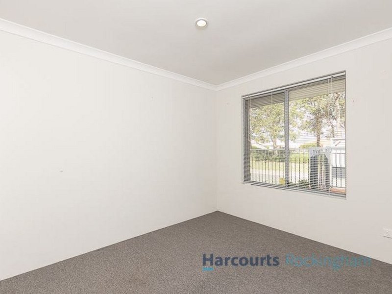 Photo - 11 Molonglo Crescent, Baldivis WA 6171 - Image 6