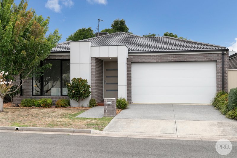 Photo - 11 Monastery Drive, Wendouree VIC 3355 - Image 2