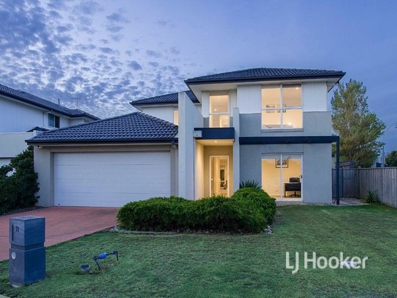 11 Montclair Street, Sanctuary Lakes VIC 3030