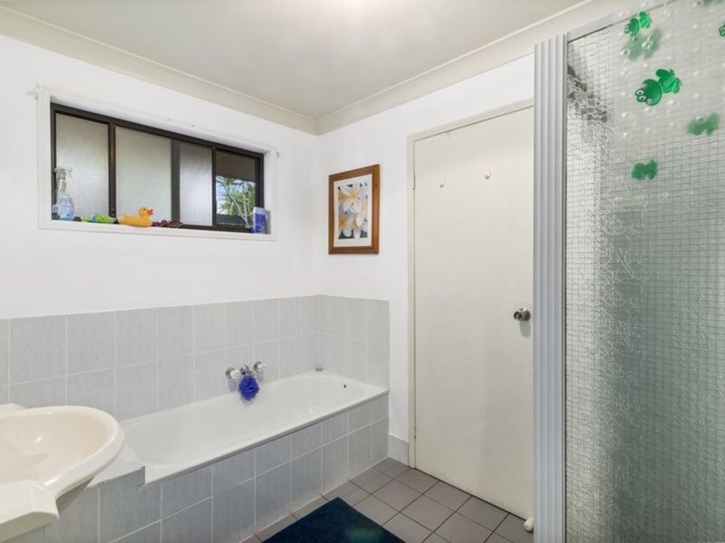 Photo - 11 Montezuma Drive, Burleigh Waters QLD 4220 - Image 7