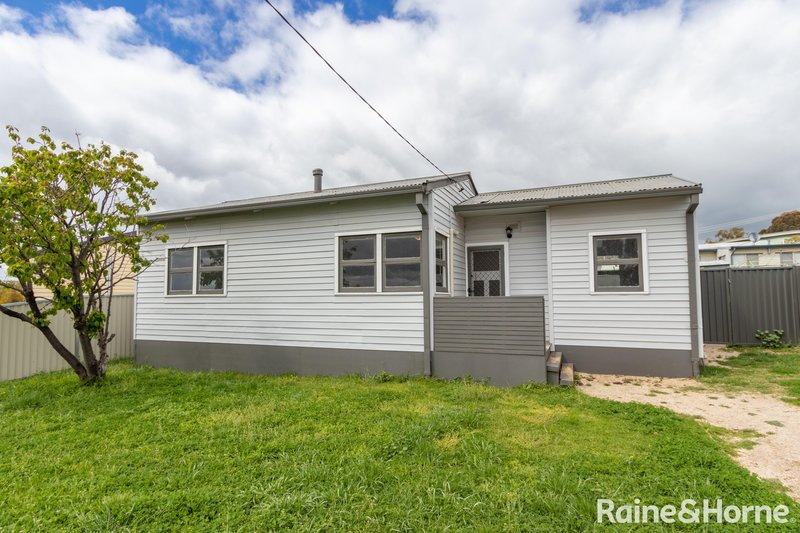 11 Monty Walk, West Bathurst NSW 2795