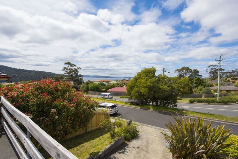 Photo - 11 Moonya Drive, Kingston Beach TAS 7050 - Image 2