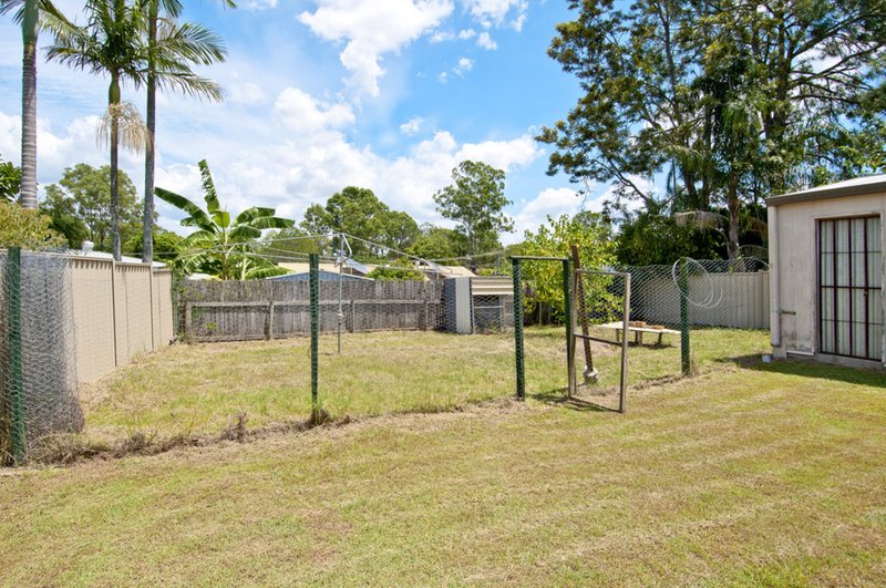 Photo - 11 Moore St , Loganlea QLD 4131 - Image 4