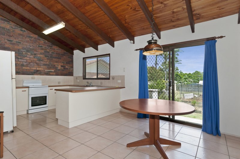 Photo - 11 Moore St , Loganlea QLD 4131 - Image 7