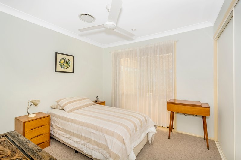 Photo - 11 Moorea Court, Pacific Pines QLD 4211 - Image 9