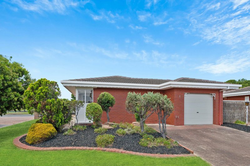 Photo - 1/1 Moorea Court, West Lakes SA 5021 - Image 2