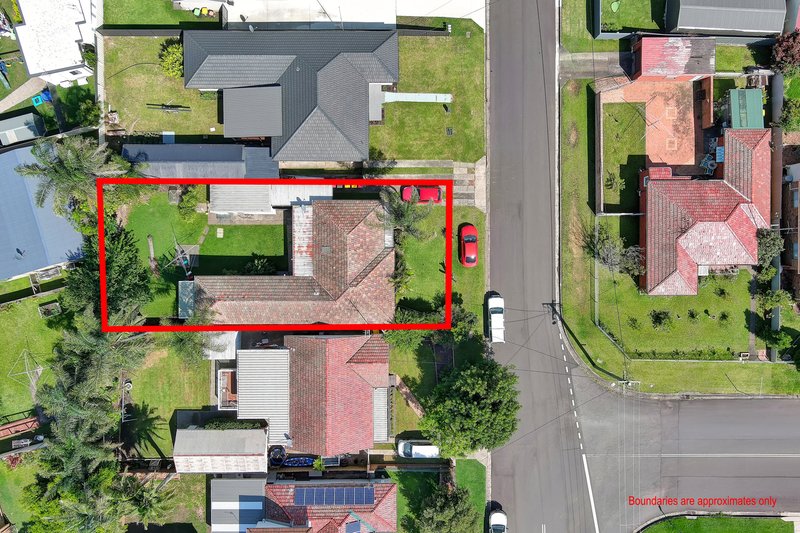 Photo - 11 Moran Avenue, Dapto NSW 2530 - Image 2