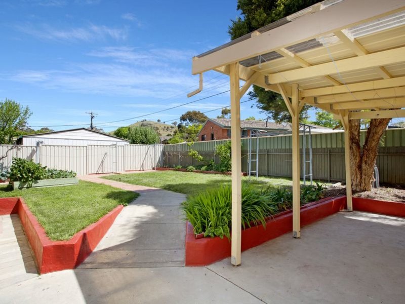 Photo - 11 Moseley Place, Kambah ACT 2902 - Image 10