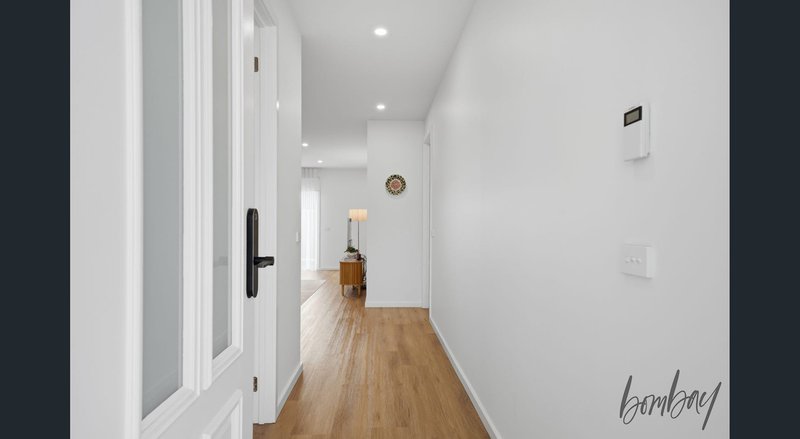 Photo - 11 Mound Avenue, Donnybrook VIC 3064 - Image 5