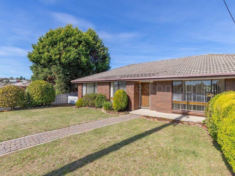 Photo - 11 Mount Stuart Drive, Newnham TAS 7248 - Image 2