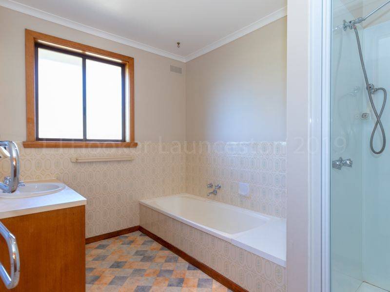 Photo - 11 Mount Stuart Drive, Newnham TAS 7248 - Image 9