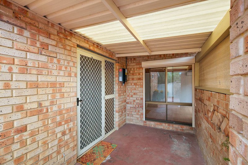 Photo - 11 Moysey Court, Parmelia WA 6167 - Image 2