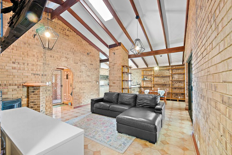 Photo - 11 Moysey Court, Parmelia WA 6167 - Image 5