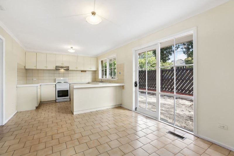 Photo - 1/1 Mudgee Street, Burwood East VIC 3151 - Image 4