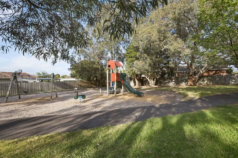 Photo - 1/1 Mudgee Street, Burwood East VIC 3151 - Image 8