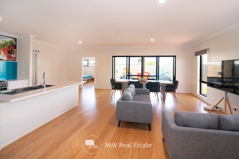 Photo - 11 Muirfield Road, Dunsborough WA 6281 - Image 2