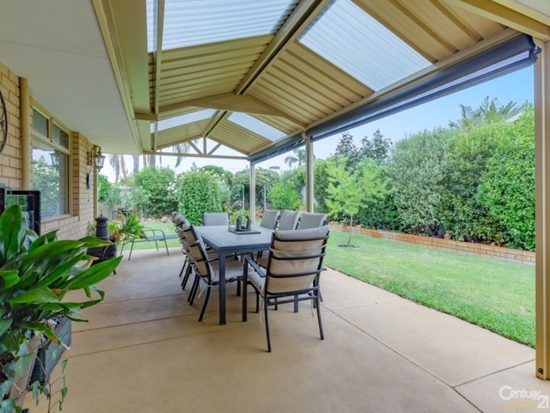 Photo - 11 Murdoch Road, Thornlie WA 6108 - Image 3