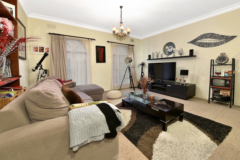 Photo - 11 Murphy Street, Oak Park VIC 3046 - Image 2