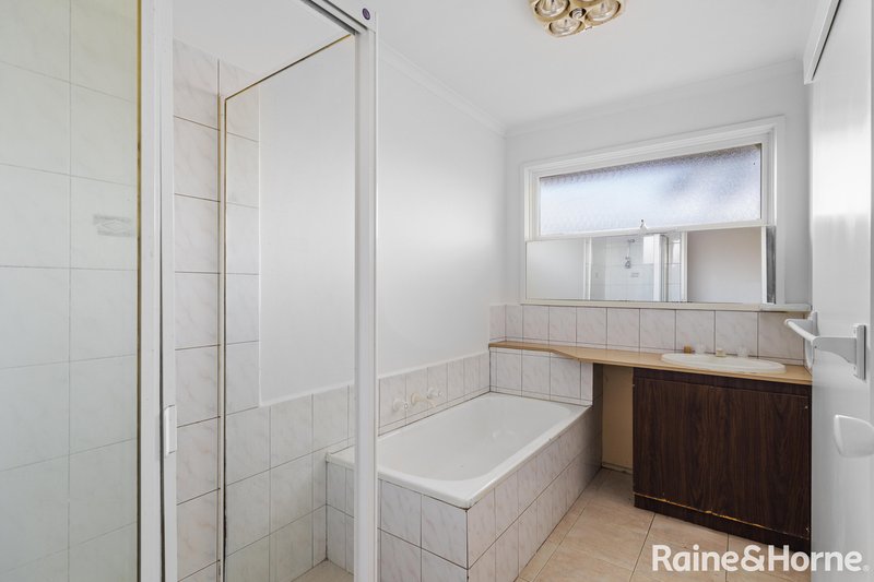 Photo - 11 Musk Court, Melton VIC 3337 - Image 9