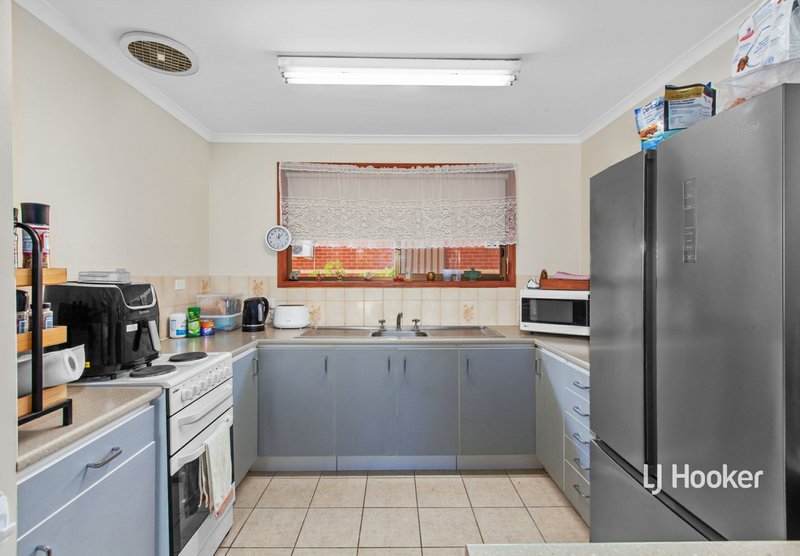 Photo - 11 Mylson Avenue, Broadford VIC 3658 - Image 3