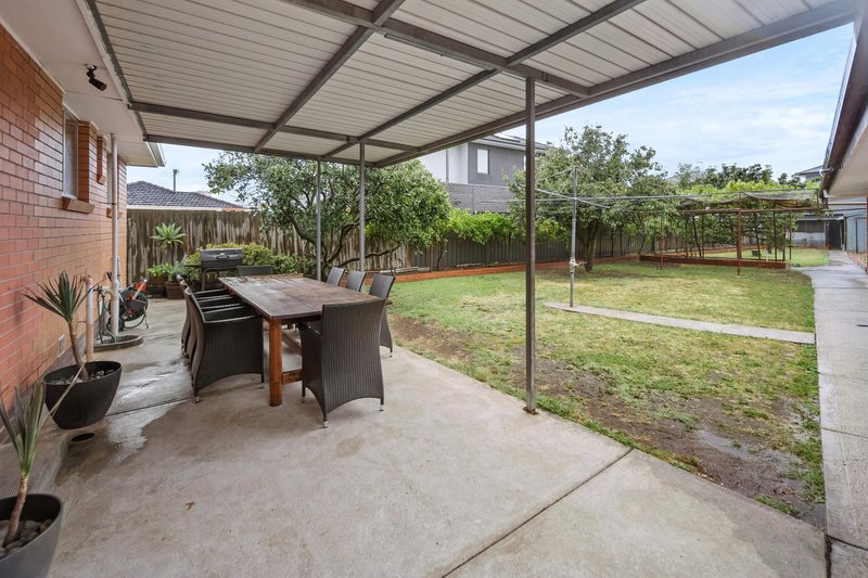 Photo - 11 Myrtle Street, Thomastown VIC 3074 - Image 17