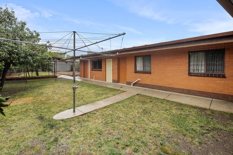 Photo - 11 Myrtle Street, Thomastown VIC 3074 - Image 18