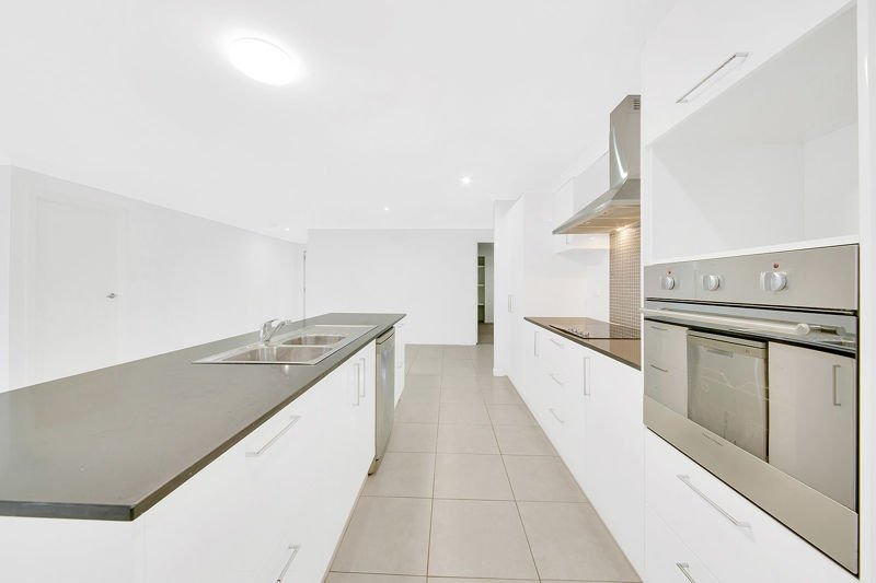 Photo - 11 Namadgi Terrace, New Auckland QLD 4680 - Image 6