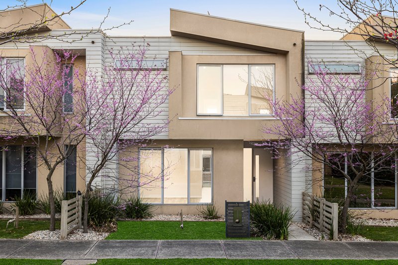 Photo - 11 Nanea Path, Cranbourne VIC 3977 - Image 1